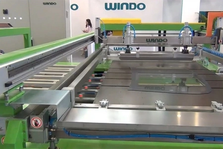 Smart Screen Positioning & Easy Maintenance